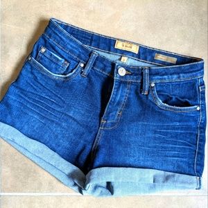 STS Blue cuffed denim short shorts, size 9